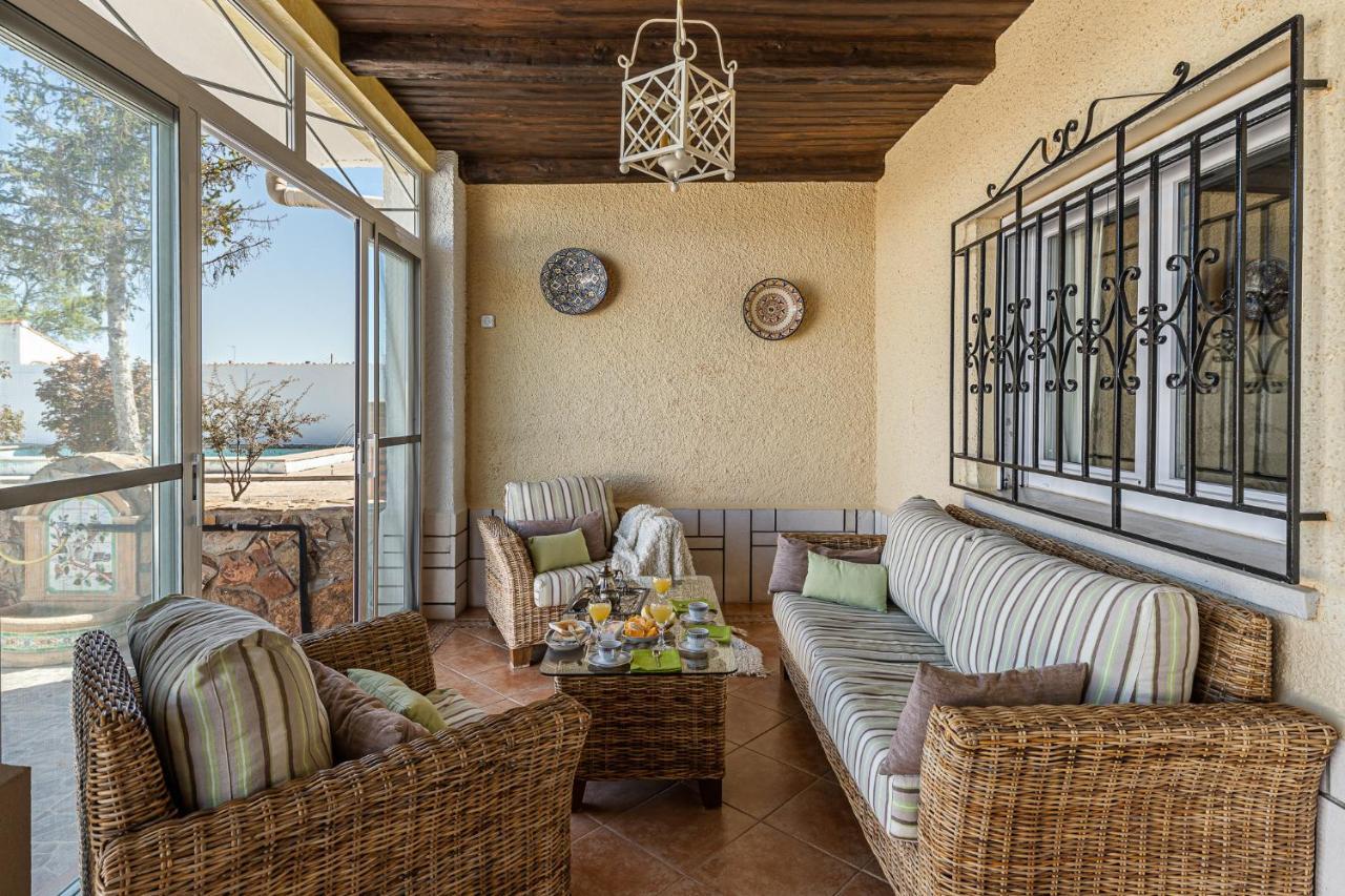 Waou Deluxe Cottage Titulcia Exterior foto